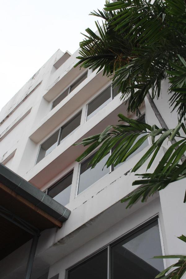 Oyo 75409 Premium The Family Hotel Čiang Mai Exteriér fotografie